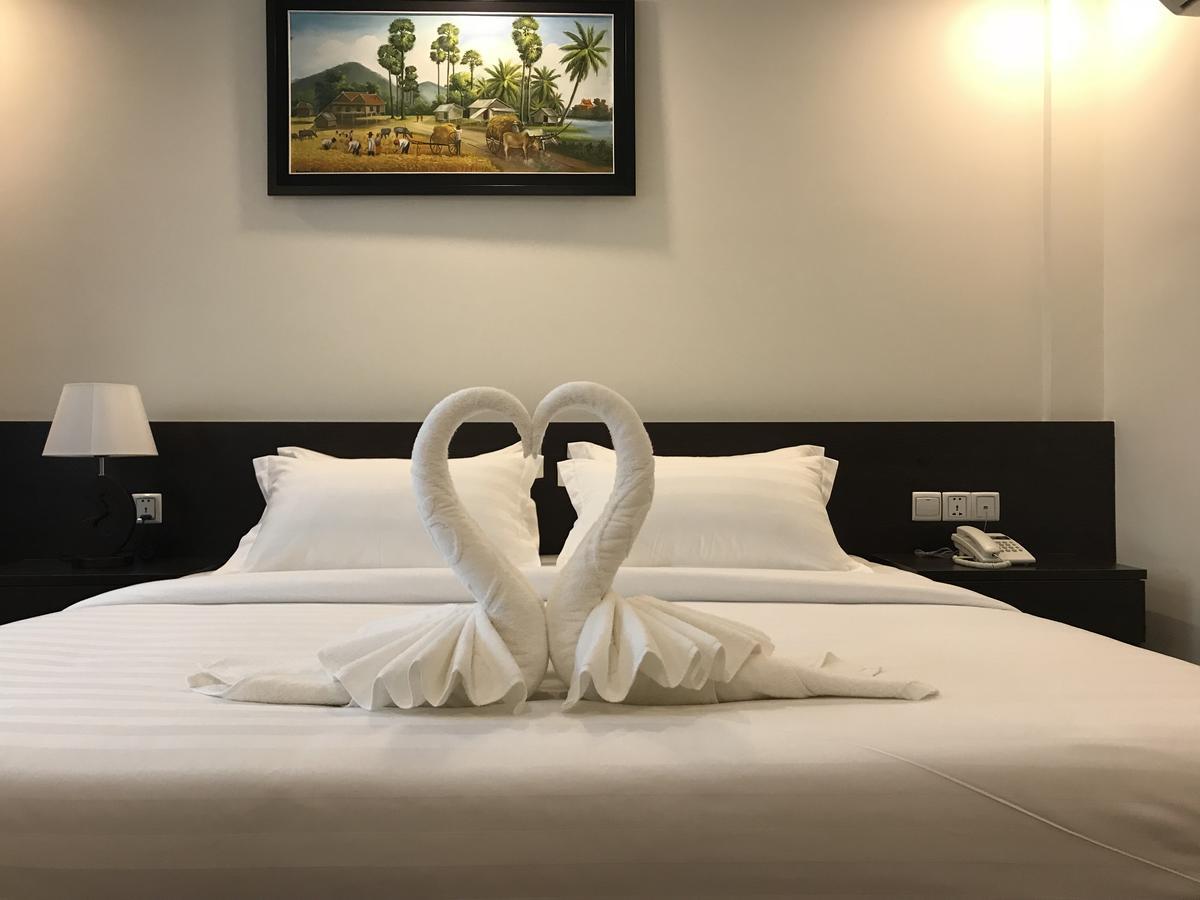 Apple Hotel Two - Near Phnom Penh Airport Exterior foto