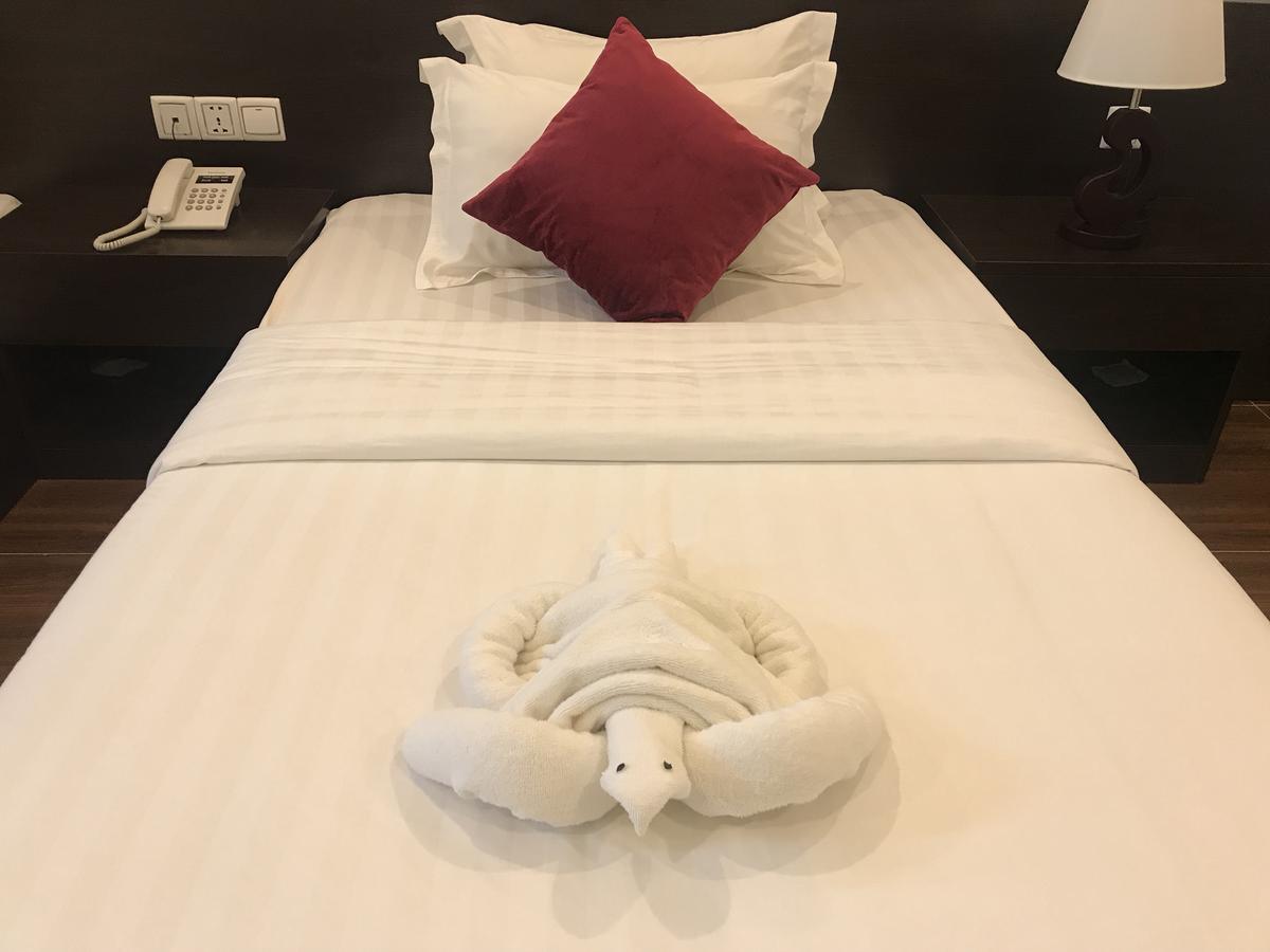 Apple Hotel Two - Near Phnom Penh Airport Exterior foto